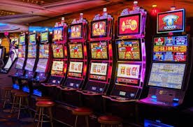 a80ee app install လုပ်ပြီး slot နှင့် casino ကစားနေသောမြင်ကွင်း